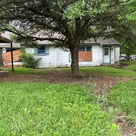 Image 4 - 207 North Carpenter Street, Mart, McLennan County, TX 76664, USA - House for sale
