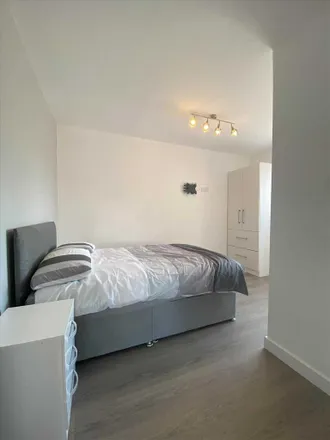 Image 7 - Partington Lane, Swinton, M27 0NS, United Kingdom - Room for rent