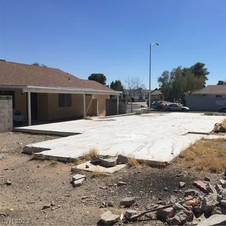 Image 3 - 7330 Empress Drive, Spring Valley, NV 89147, USA - House for rent