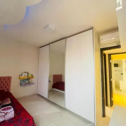 Buy this 3 bed apartment on Centro Empresarial Shopping 1.000 in Rua Senador Domingos Velasco 1192, Setor Pedro Ludovico