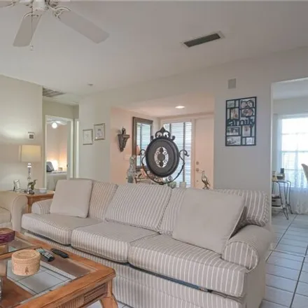 Image 4 - 9863 Owlclover St, Fort Myers, Florida, 33919 - House for sale