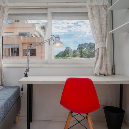 Rent this 6 bed room on Rua de São Veríssimo in 4200-047 Porto, Portugal