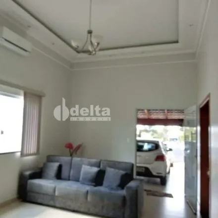 Buy this 4 bed house on Avenida Comendador Alexandrino Garcia in Marta Helena, Uberlândia - MG