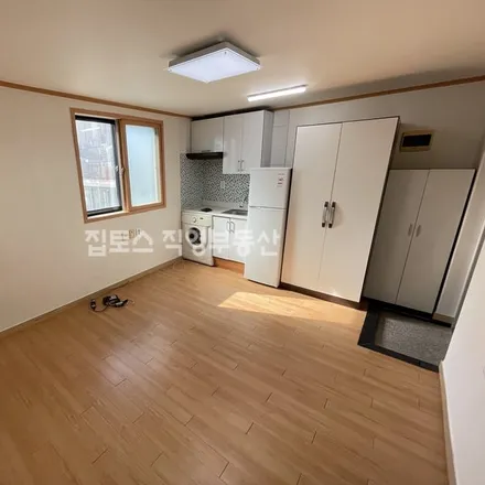 Rent this studio apartment on 서울특별시 관악구 봉천동 62-20