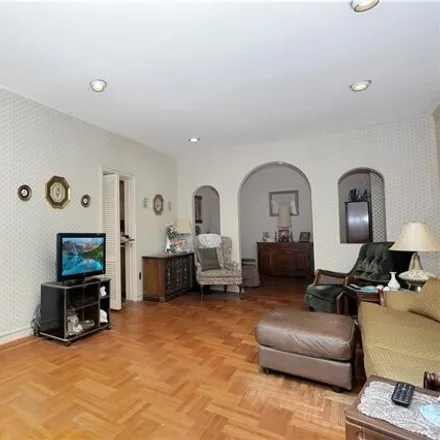 Image 6 - 8701 Shore Road, New York, NY 11209, USA - Apartment for sale