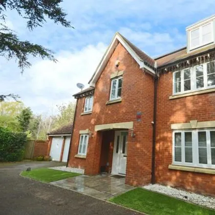 Buy this 5 bed house on Albemarle Link in Chelmsford, CM1 6AG