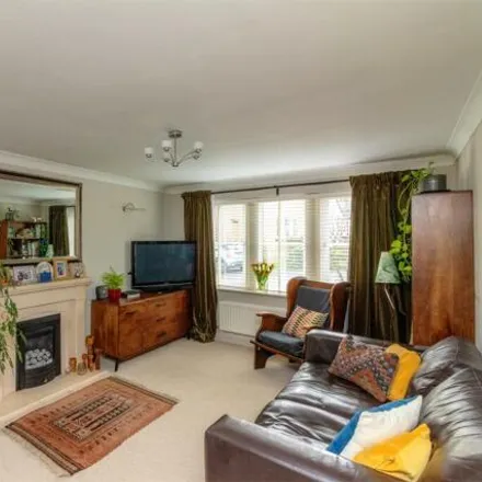 Image 3 - Totley Hall Drive, Sheffield, S17 4BB, United Kingdom - House for sale