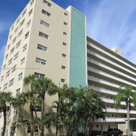 Buy this 1 bed condo on Publix in Northeast 11th Street, Fort Lauderdale