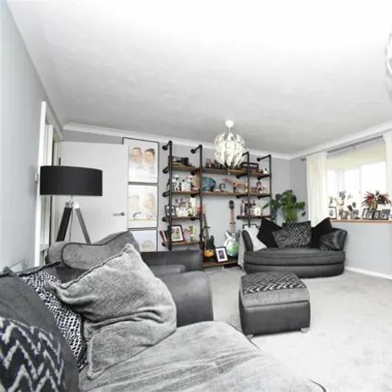 Image 5 - Waltham Close, Margate, CT9 3YF, United Kingdom - Apartment for sale
