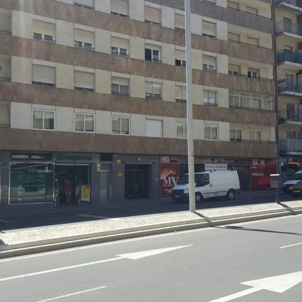 Image 2 - Avenida de Portugal, 117, 121, 37006 Salamanca, Spain - Apartment for rent