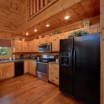 Image 4 - 606 Oaks View Court, Pigeon Forge, TN 37863, USA - House for sale