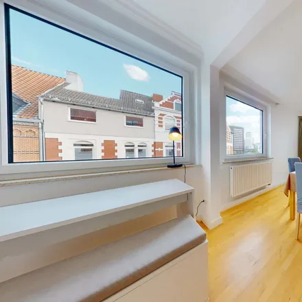 Rent this 5 bed apartment on Weißekreuzstraße 25 in 30161 Hanover, Germany