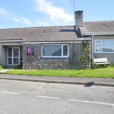 Rent this 3 bed townhouse on Bro Mynydd in Bryngwran, LL65 3PY