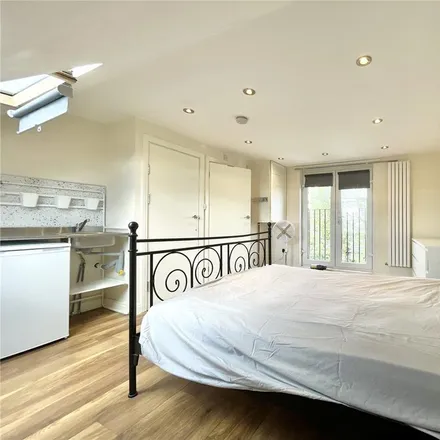 Rent this studio apartment on Eastcote Avenue in London, UB6 0QG