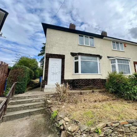Rent this 3 bed duplex on Swaddale Avenue in Tapton, S41 0SU