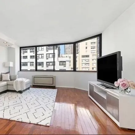 Rent this 1 bed condo on 330 E 75th St Apt 9K in New York, 10021