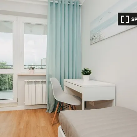 Rent this 5 bed room on Domaniewska 9/11 in 02-663 Warsaw, Poland