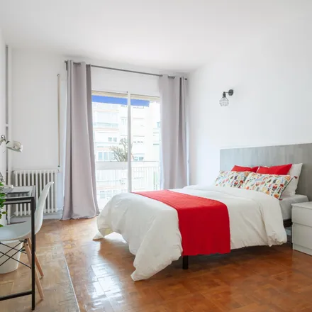 Rent this 5 bed room on Carrer de Balmes in 199, 08006 Barcelona