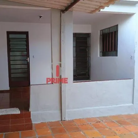 Rent this 3 bed house on Rua Gênova in Piza, Londrina - PR
