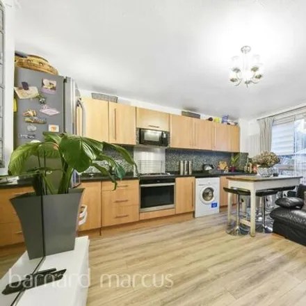 Image 7 - 117, 131 Whitlock Drive, London, SW19 6SH, United Kingdom - Townhouse for sale
