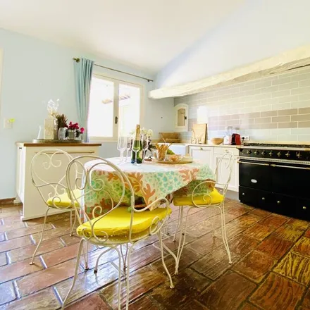 Rent this 4 bed house on 06740 Châteauneuf-Grasse