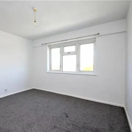 Image 4 - Dene Court, Mill Road, Worthing, BN11 4JJ, United Kingdom - Apartment for rent