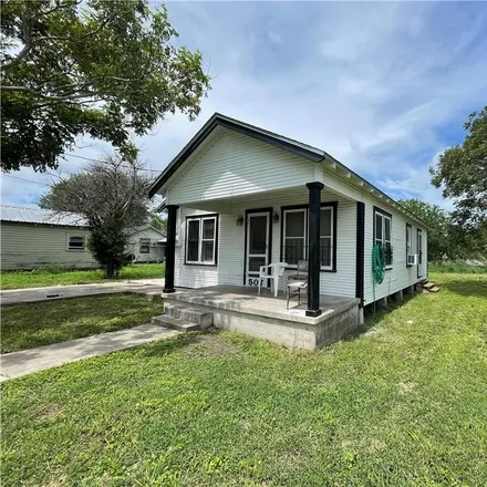 Image 2 - 507 East Commons Street, Refugio, TX 78377, USA - House for rent
