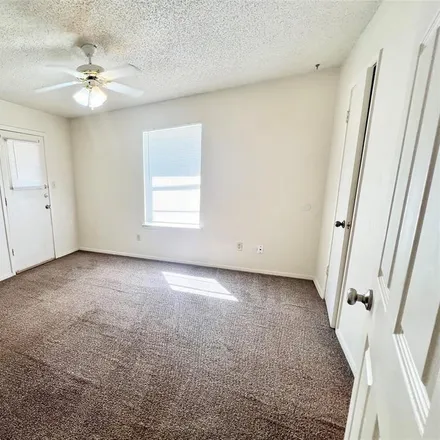 Image 6 - 104 Ramada Avenue, Joshua, Johnson County, TX 76058, USA - Duplex for rent