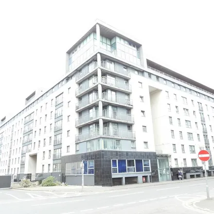 Rent this 3 bed apartment on Kingston Quay in Paterson Street, Glasgow