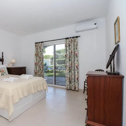 Rent this 4 bed house on 8125-507 Distrito de Évora