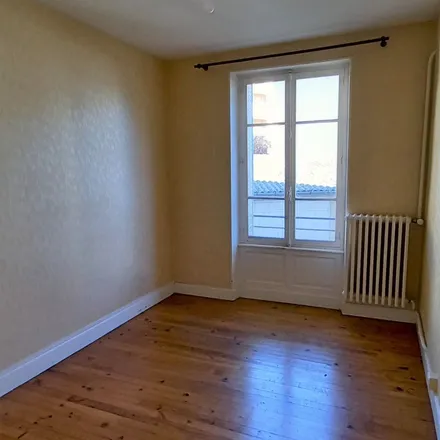 Rent this 3 bed apartment on Taravant immobilier in Boulevard Jean Jaurès, 63000 Clermont-Ferrand
