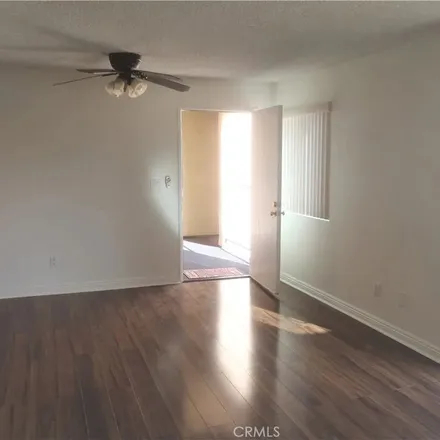 Image 3 - 17762 Paseo Circle, Liberty Park, Huntington Beach, CA 92647, USA - Apartment for rent