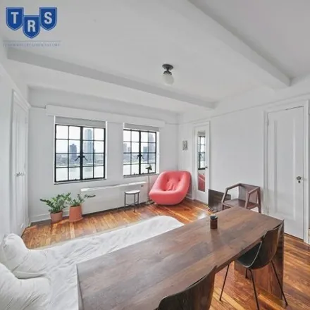 Image 2 - Windsor Tower, Tudor City Place, New York, NY 10017, USA - Apartment for rent