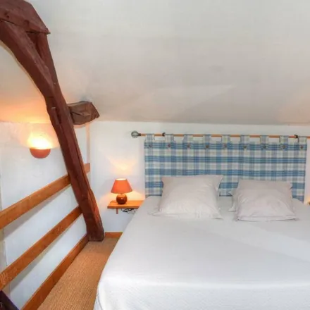 Rent this 1 bed townhouse on Rue de l’Ecole in 37190 Cheillé, France