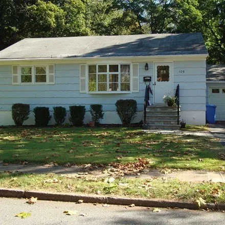 Rent this 3 bed house on 171 Pittis Avenue in Allendale, Bergen County