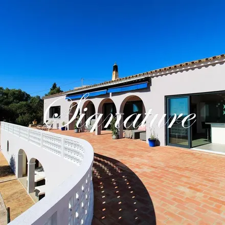 Buy this 4 bed house on Faro