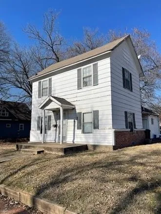 Buy this 3 bed house on 106 West Jefferson Street in Pittsburg, KS 66762