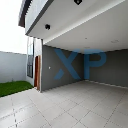 Buy this 3 bed house on Rua Capitão Domingos in Divinópolis - MG, 35501-025