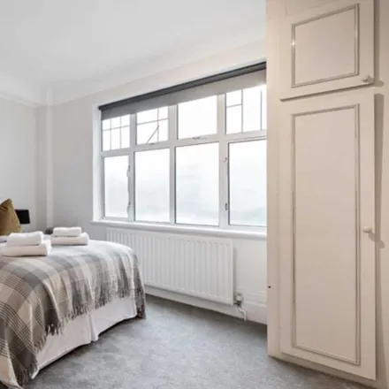 Image 3 - Strathmore Court, 143 Park Road, London, NW8 7HT, United Kingdom - Apartment for rent