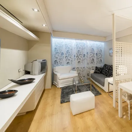 Rent this 1 bed apartment on CEAR (Comisión Española de Ayuda al Refugiado) in Calle de Orense, 69
