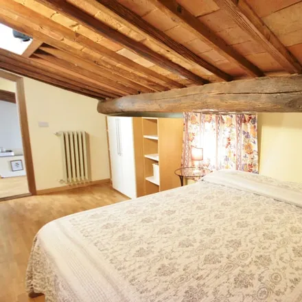 Rent this 5 bed apartment on Florence