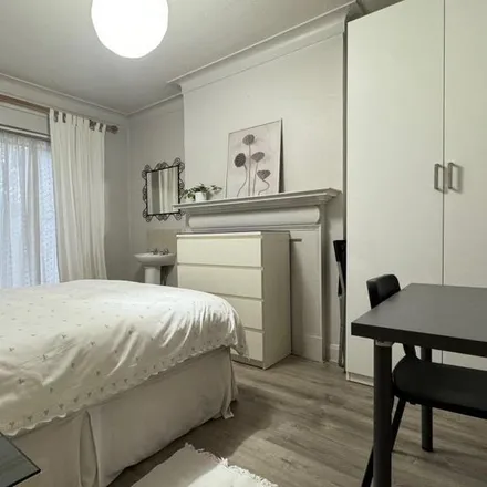Rent this studio room on Garth Road in Hendon Way, Childs Hill