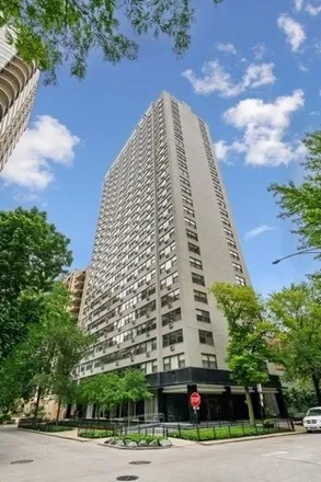 Buy this 1 bed condo on State Parkway Condominiums in 1445 North State Parkway, Chicago