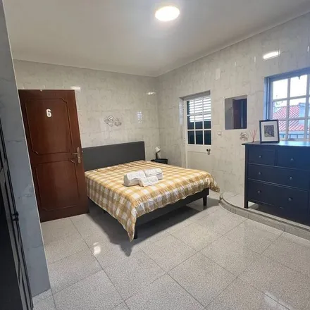 Rent this 5 bed house on Seixal in Arrentela e Aldeia de Paio Pires, Seixal
