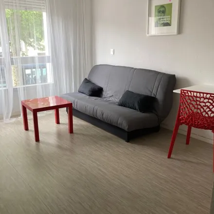 Rent this 1 bed apartment on 18 Chemin Lescan in 33150 Cenon, France