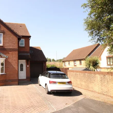Rent this 3 bed house on Fowler Close in Exminster, EX6 8SX