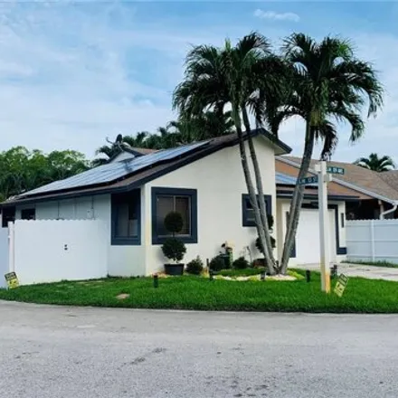 Image 3 - 1270 Sw 109th Ave, Pembroke Pines, Florida, 33025 - House for sale