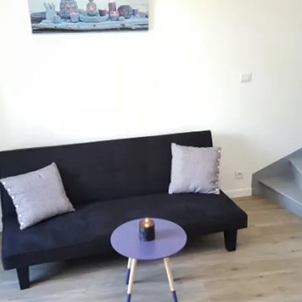 Rent this 2 bed apartment on 11 Boulevard Delhumeau Plessis in 49300 Cholet, France