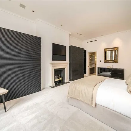 Image 9 - 30 Pont Street, London, SW1X 0BB, United Kingdom - Apartment for rent