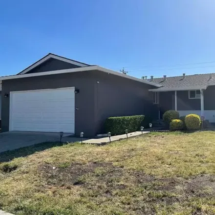Rent this 3 bed house on Milpitas California